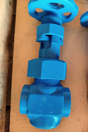 Задвижка 30нж77нж ду15 ру160 муфтовая